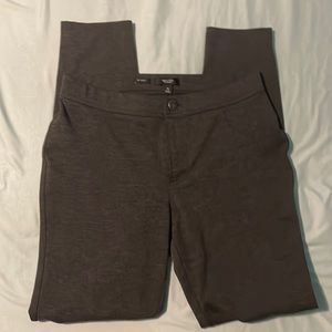 M Simply Vera gray pants